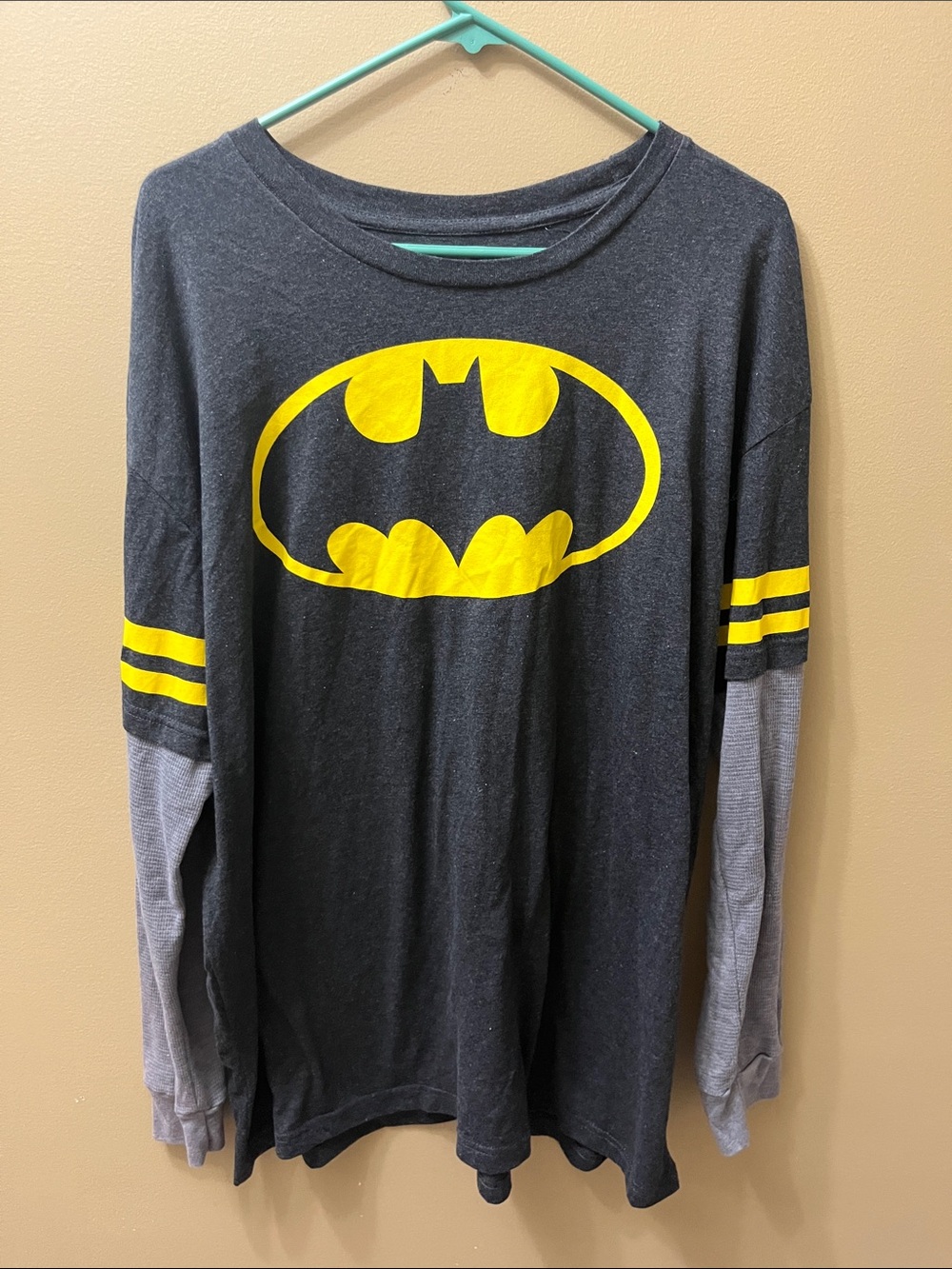 Batman Men's Long Sleeve Tee - Black & Yellow